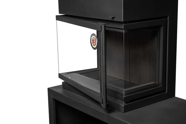 Камин МАДРИД на дровнике Гигант слева черный\белый шамот в Слуцке