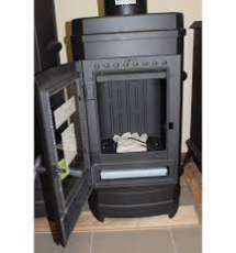 Печь-камин чугунный Invicta Remilly в интерьере Амазонка бай фото в Слуцке