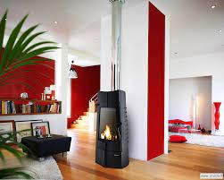 Печь-камин чугунный Invicta Chamane 14 в интерьере Амазонка бай фото в Слуцке