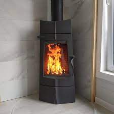 Печь-камин чугунный Invicta Chamane 14 в интерьере Амазонка бай фото  в Слуцке