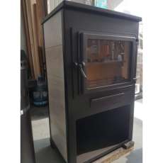 Стальной печь-камин в интерьере ЭТНА (Панорама) с плитой и ТО Амазонка бай фото в Слуцке