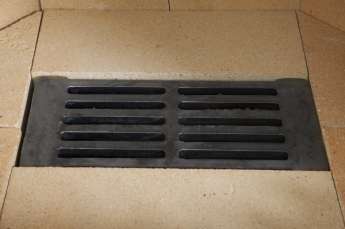 Стальной недорогой камин с колосником Бавария призматик пристенно-угловой фото в Слуцке