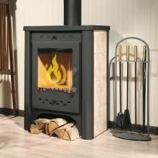 Стальной печь-камин Экокамин с плитой в интерьере фото в Слуцке