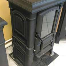 Печь-камин чугунный FireWay Bruno в интерьере чёрный Амазонка бай фото в Слуцке