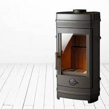 Печь-камин Invicta Cassine чугун в интерьере Амазонка бай фото в Слуцке