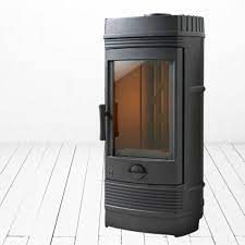 Печь-камин чугунный Invicta Gomont в интерьере Амазонка бай фото в Слуцке