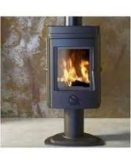 Печь-камин чугунный Invicta Mesnil в интерьере Амазонка бай фото в Слуцке