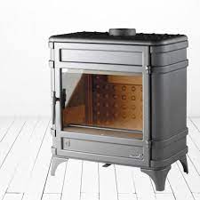 Печь-камин чугунный Invicta Siam в интерьере Амазонка бай фото в Слуцке