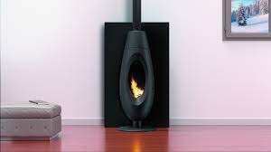 Печь-камин чугунный Invicta OVATIO в интерьере Амазонка бай фото в Слуцке