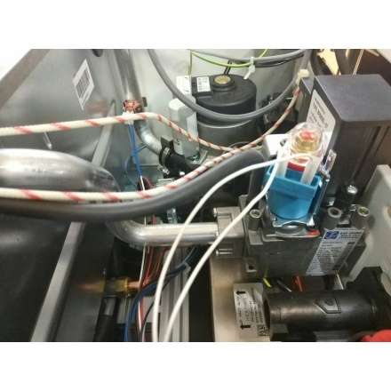 Газовый котел Ariston CARES XC 18 FF в Слуцке